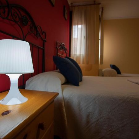 Alojamiento Turistico "El Torreon" Pensionat Fresneda de la Sierra Eksteriør billede