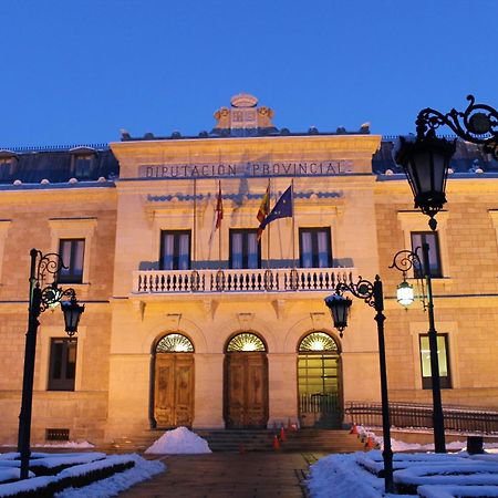 Alojamiento Turistico "El Torreon" Pensionat Fresneda de la Sierra Eksteriør billede